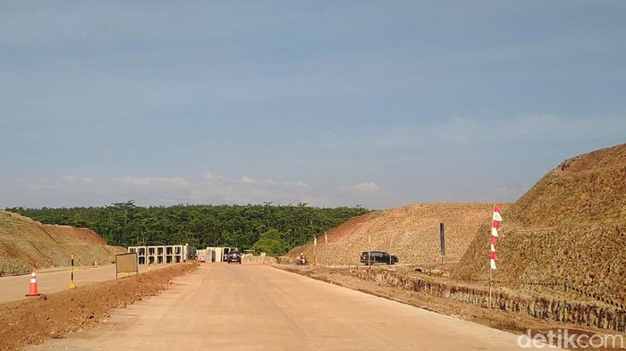 Seakan tidak ingin kehilangan kesempatan emasnya, Presiden Joko Widodo melakukan  pengecekan secara rutin persiapan Kawasan Industri Batang.