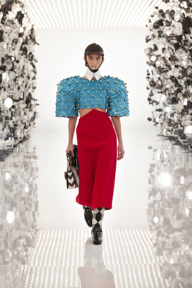 Gucci merilis busana musim dingin 2021 bertepatan dengan perayaan ulang tahunnya yang ke-100. Foto: dok. Courtesy of Gucci/ Gregoire Avenel.