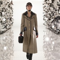 Gucci merilis busana musim dingin 2021 bertepatan dengan perayaan ulang tahunnya yang ke-100. Foto: dok. Courtesy of Gucci/ Gregoire Avenel.