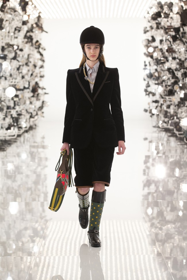 Gucci merilis busana musim dingin 2021 bertepatan dengan perayaan ulang tahunnya yang ke-100. Foto: dok. Courtesy of Gucci/ Gregoire Avenel.