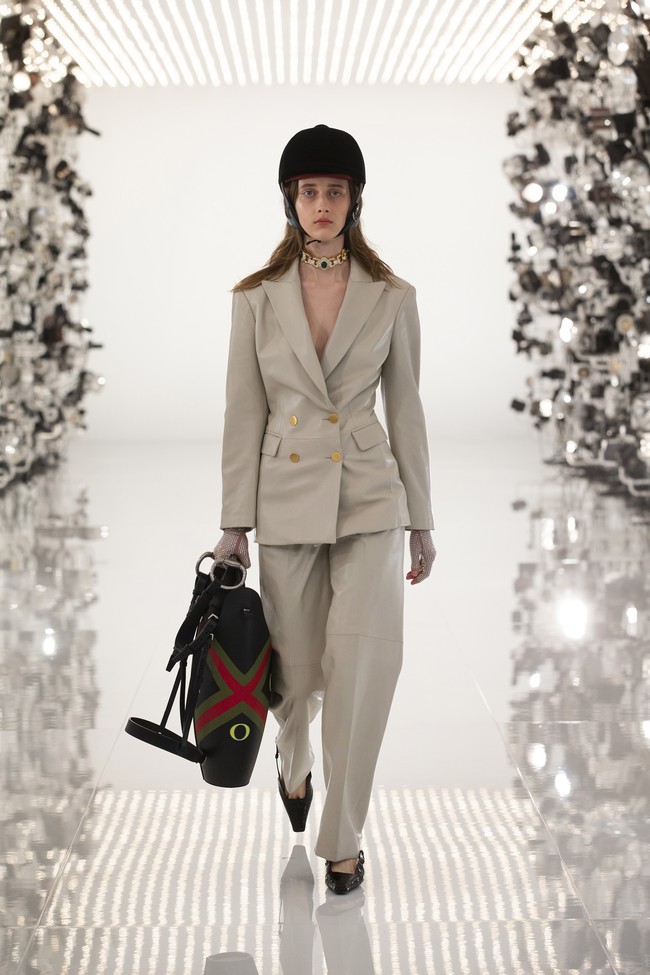 Gucci merilis busana musim dingin 2021 bertepatan dengan perayaan ulang tahunnya yang ke-100. Foto: dok. Courtesy of Gucci/ Gregoire Avenel.