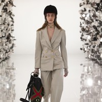 Gucci merilis busana musim dingin 2021 bertepatan dengan perayaan ulang tahunnya yang ke-100. Foto: dok. Courtesy of Gucci/ Gregoire Avenel.
