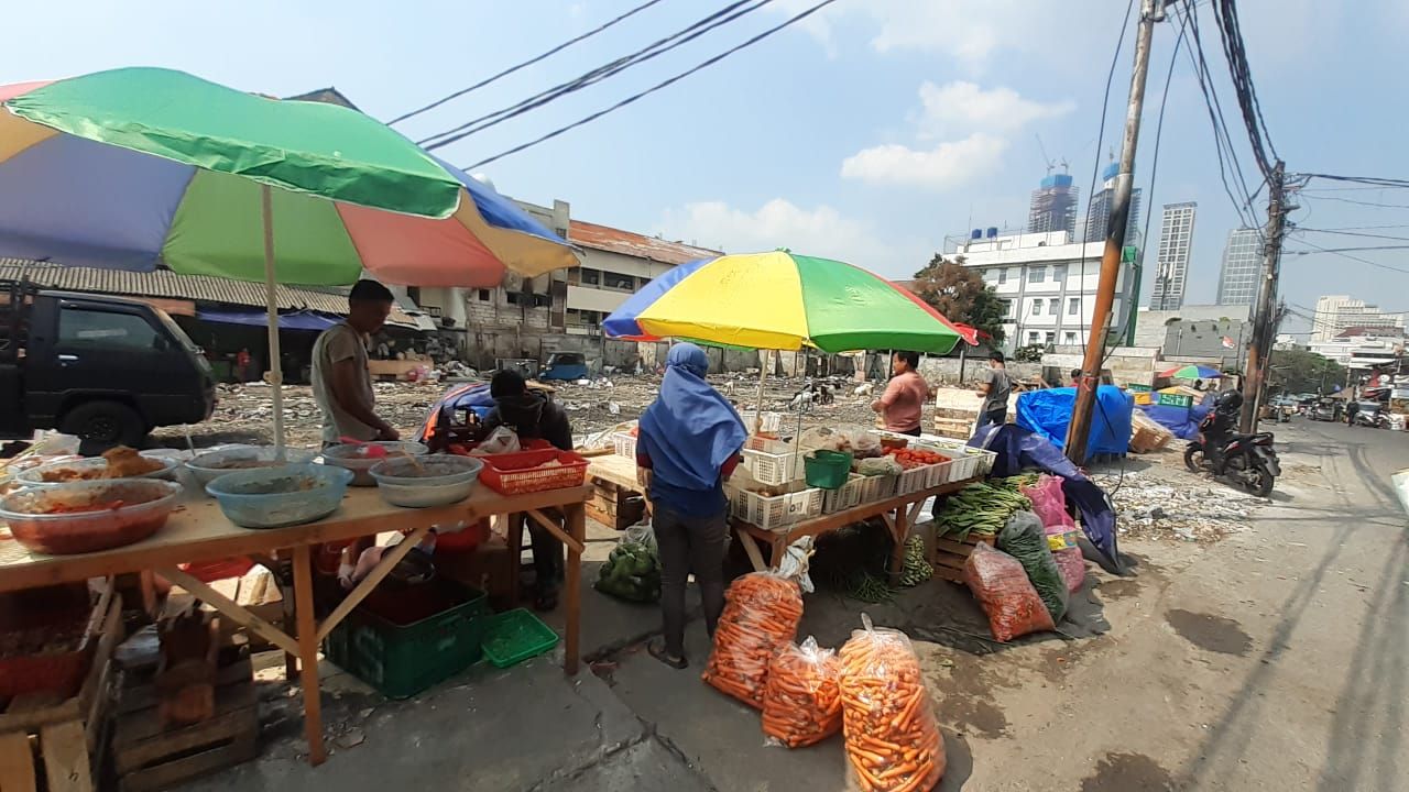 Kondisi Pasar Kambing Tanah Abang, Jakarta Pusat usai dua pekan terbakar. Kondisi Pasar Kambing Tanah Abang, Jakarta Pusat usai dua pekan terbakar. Belum ada lapak, pedagang berjadang dengan kondisi seadanya.