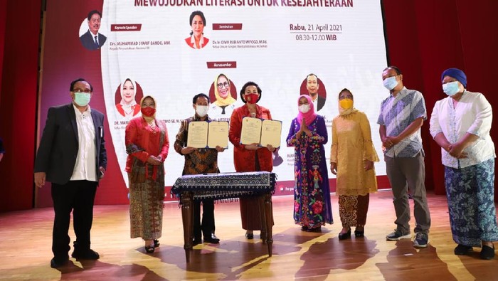 Kongres Wanita Indonesia bekerja sama dengan Perpustakaan Nasional. Mereka meluncurkan situs web Kepustakaan Kowani (e-Library Kowani).