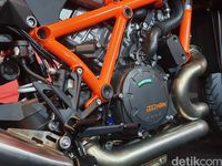KTM 1290 Super Duke R Hadir di IIMS 