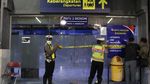 Langit-langit Stasiun Pasar Turi Ambruk