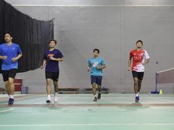 Suasana Latihan Tim Bulu Tangkis Olimpiade RI di Jepang