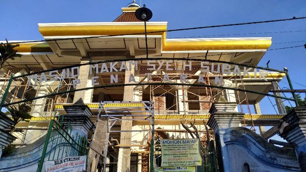 Menengok Petilasan Syekh Subakir, Ulama Sebelum Wali Songo yang Diziarahi Semua Agama Menengok Petilasan Syekh Subakir, Ulama Sebelum Wali Songo yang Diziarahi Semua Agama