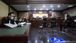Momen Eks Mensos Juliari Batubara Didakwa Terima Suap Bansos