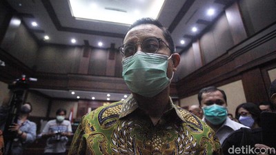 Momen Eks Mensos Juliari Batubara Didakwa Terima Suap Bansos