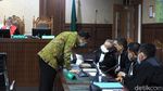 Momen Eks Mensos Juliari Batubara Didakwa Terima Suap Bansos