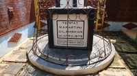Juru pemelihara monumen ari-ari Kartini, Bang Tigor Sitegar, mengatakan di monumen dulunya merupakan tempat RA Kartini dilahirkan. Dia bilang monumen itu merupakan rumah RA Kartini. 