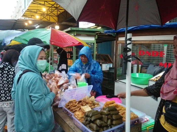 Pasar takjil Griya Berburu Takjil Enak di Pamulang, di Sini Tempatnya