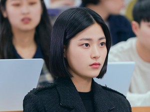Mengenal Lee Soo Kyung, Pemeran Mahasiswi Cerdas Kang Sol di Law School