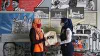 Daop 1 Jakarta juga menyediakan voucher tiket KA bagi penumpang wanita yang beruntung.   