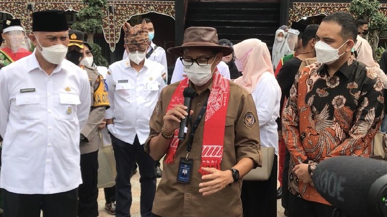 Sandiaga Uno mengunjungi Sumatera Barat/Jeka Kampai detikcom