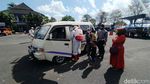 Sekolah Tatap Muka Dibuka, Angkot di Ciamis Disemprot Disinfektan
