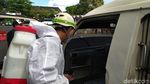 Sekolah Tatap Muka Dibuka, Angkot di Ciamis Disemprot Disinfektan