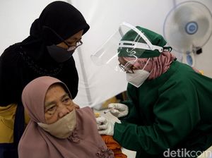 Semangat Ramadhan Kala Pandemi, 11 Juta WNI Telah Divaksin COVID-19