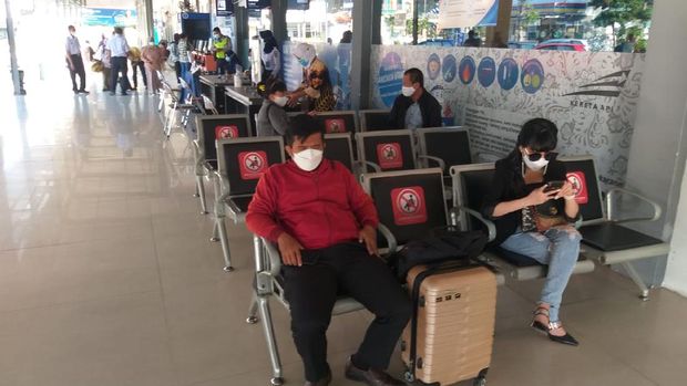 Stasiun Pasar Turi hari ini tetap berjalan dengan normal setelah plafon runtuh