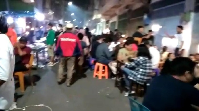 Suasana Kesawan Medan pada Sabtu (17/4) malam