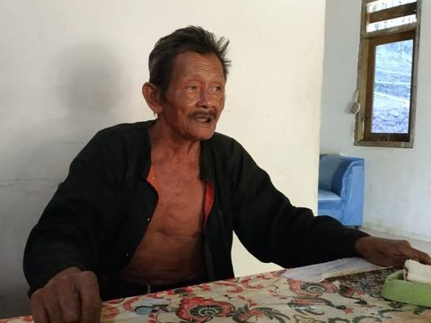 Tugiman Manrejo, juru kunci Gua Kalak Pacitan