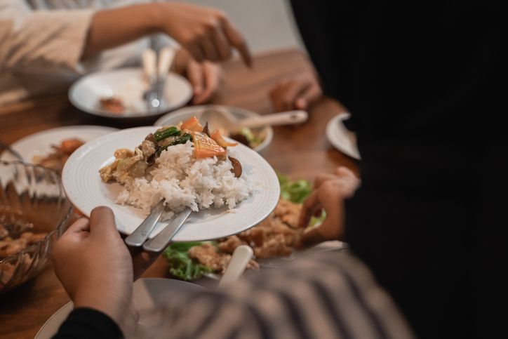 Ini Waktu yang Tepat Makan Sahur Sesuai Anjuran Nabi Muhammad SAW