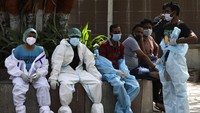 Kementerian Kesehatan India menyatakan, total kasus infeksi Corona di India sekarang mencapai 15,93 juta kasus, sementara jumlah kematian bertambah 2.104 menjadi total 184.657 kematian. AP Photo/Manish Swarup.