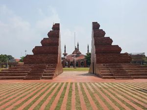 Pengen Weruh Informasi Terkini Ning Cirebon Raya, Klik detikJabar Bae Jeh!