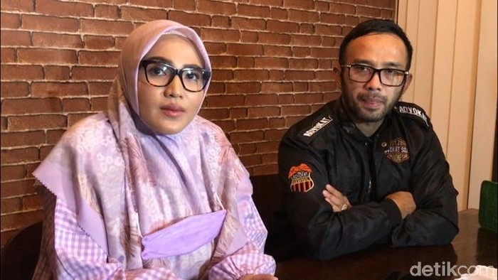 Amalia Fujiwati, mantan istri siri Bambang Pamungkas akhirnya muncul