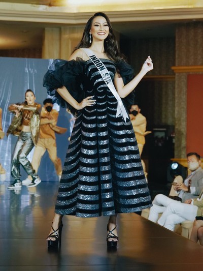 Ayu Maulida Putri Kostum Nasional Miss Universe 2020