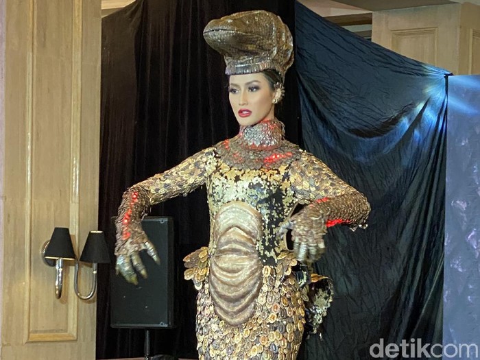 Ayu Maulida Putri Kostum Nasional Miss Universe 2020 Ayu Maulida Putri Kostum Nasional Miss Universe 2020