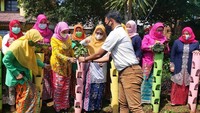 PT East West Seed Indonesia (Ewindo) sebagai perusahaan benih sayuran yang juga dikenal dengan “Cap Panah Merah” secara berkelanjutan mendukung pertanian perkotaan di tengah pandemi.