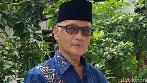 Cucu KH Hasyim Asy'ari, M Irfan Yusuf Hasyim mengatakan, pemerintah harus melihat polemik Kamus Sejarah Indonesia sebagai masalah yang serius. Bukan sekadar kesalahan teknis. Pasalnya, alih-alih meniadakan sejumlah tokoh penting dalam sejarah Indonesia, kamus itu justru memuat sejumlah tokoh PKI.