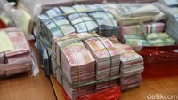 Sementara itu, korban dari penipuan investasi oleh EDCCash terus bertambah. Para korban juga sudah diperiksa Bareskrim untuk dimintai keterangan.