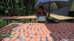 Kudapan Rengginang Masih Diminati