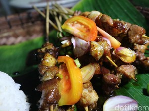 Gurih Sedap! Sate dan Pecak Kalkun Khas Kudus Buat Buka Puasa