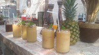 Sedangkan dari sisi makanan, hidangan seafood hingga ayam dan daging wagyu hadir menjadi pilihan. Highlightnya adalah aneka minuman tropis berbahan nanas, mangga dan smoothies yang sangat khas Bali. Range harganya adalah dari Rp 30 ribu hingga Rp 130 ribuan (Randy/detikTravel)
