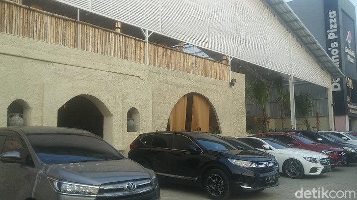 Restoran di Alam Sutra.