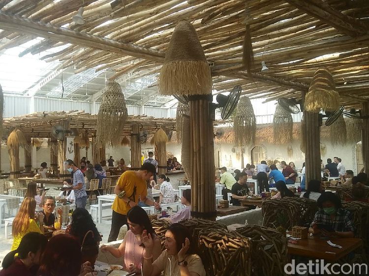 Potret Pantai ala Bali di Alam Sutera