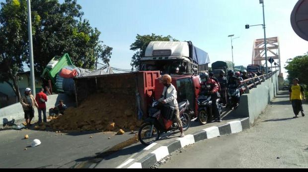 kecelakaan di gresik