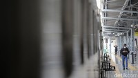 Aturan ini berlaku pada H-14 peniadaan mudik (22 April-5 Mei 2021) dan H+7 peniadaan mudik (18-24 Mei 2021). Adendum ini diteken pada 21 April 2021.