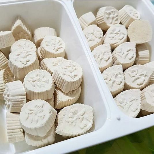 kue kering tradisional; kue satu dan kue keciput