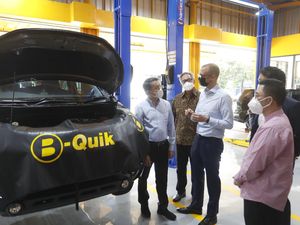 Layanan Pecinta Otomotif di Pusat Perbelanjaan