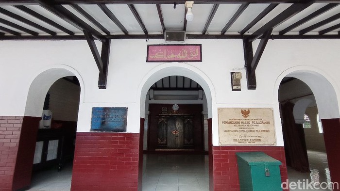 Masjid Pejlagrahan Cirebon