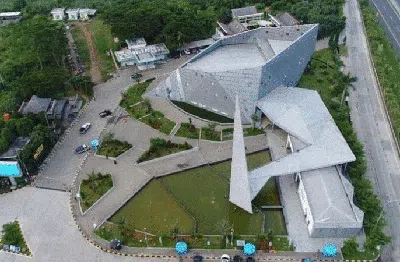 7 Masjid Artistik Rancangan Ridwan Kamil, Mana Favoritmu?