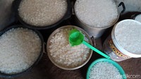 Setelah bersih, kolang-kaling siap diedarkan. Adapun harga kolang-kaling bersih per kilonya dijual Rp 10.000.