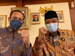 Senyum Merekah Kala Nadiem Minta Maaf ke PBNU soal Kamus Sejarah