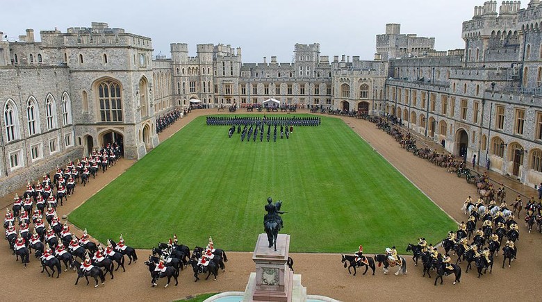 Mengintip Kemegahan Kastil Windsor Kediaman Raja-raja Inggris Mengintip Kemegahan Kastil Windsor Kediaman Raja-raja Inggris