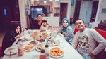 Nathalie Holscher dan Anak-anak Sule Suka Banget Jajan Makanan Bareng